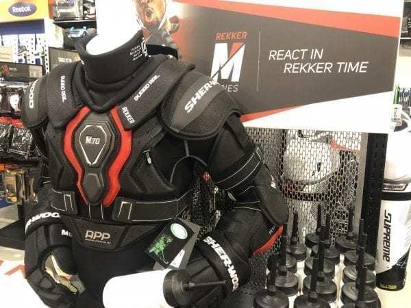 含 Ultra-Fresh 抗菌技术的 Sher-Wood 冰球装备